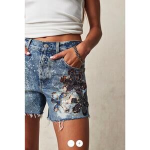 Free People / Tricia Fix Reworked Ivy Mid-Rise Shorts / *sold out* / sz 27